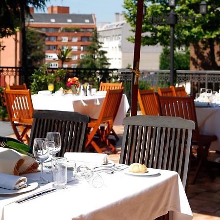 Ayre Hotel Alfonso II Oviedo Bagian luar foto