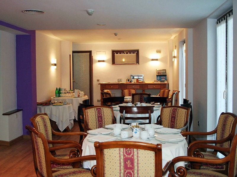 Ayre Hotel Alfonso II Oviedo Bagian luar foto