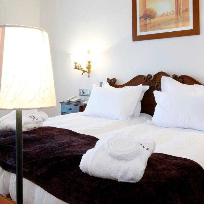Ayre Hotel Alfonso II Oviedo Ruang foto
