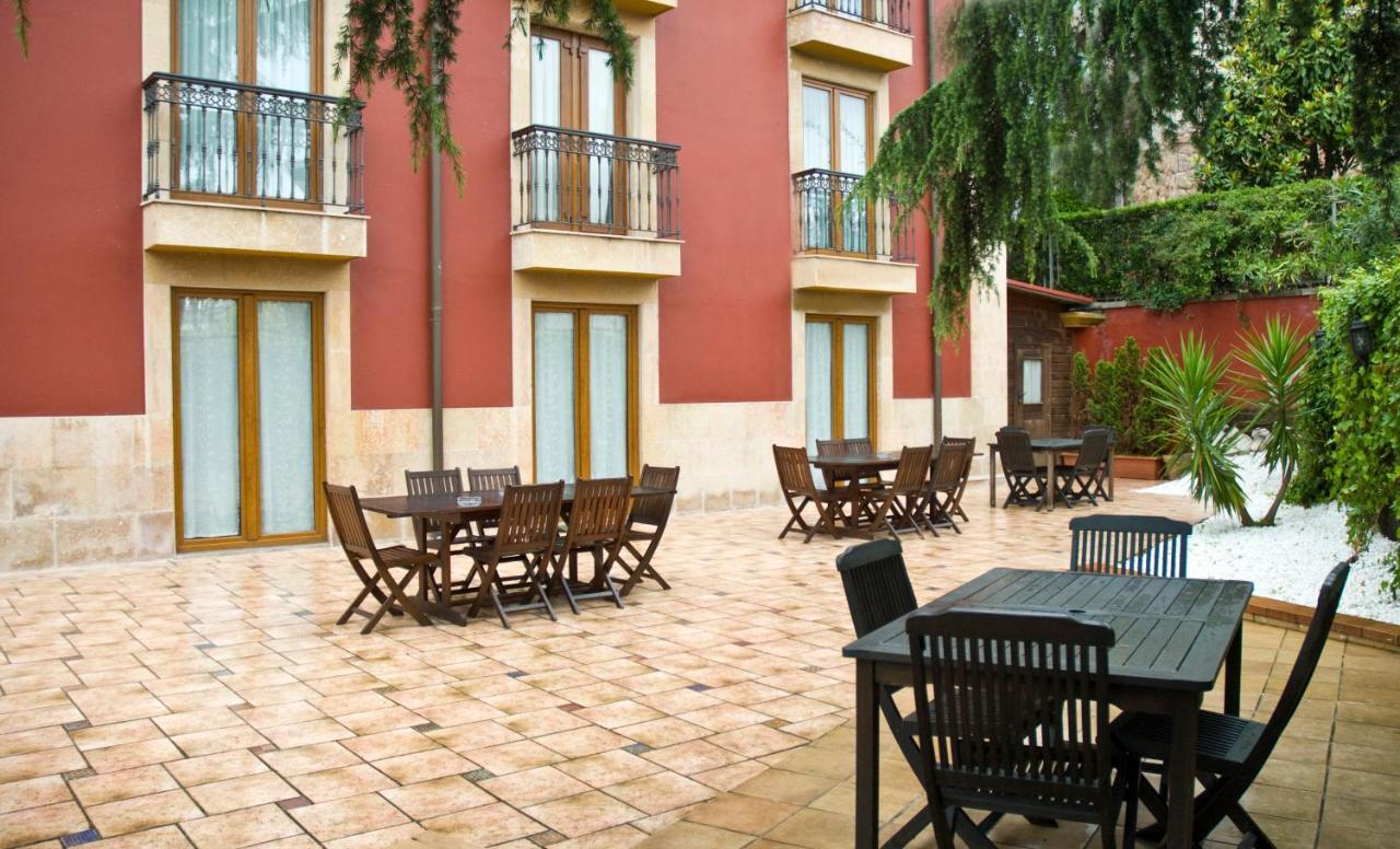 Ayre Hotel Alfonso II Oviedo Bagian luar foto